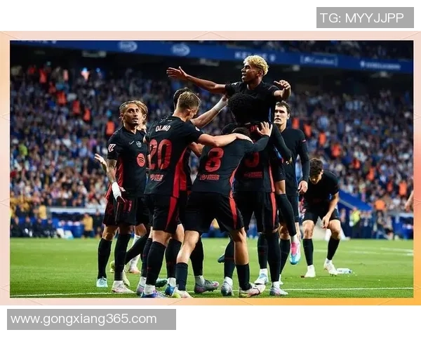 西甲焦点战曼联与多特蒙德互交白卷全场气氛紧张引发热议