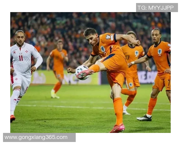 英超激战巴萨与莱比锡鏖战成平局神奇扑救点燃全场气氛