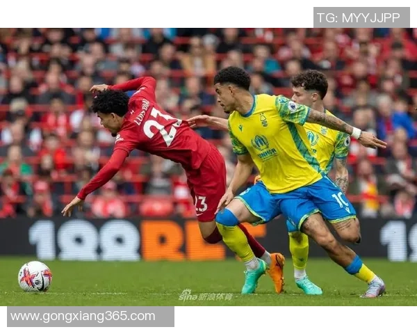 意甲激战：利物浦3-2逆转尤文图斯帽子戏法引爆全场精彩瞬间回顾