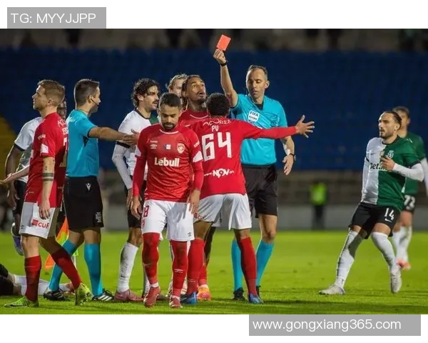 欧联杯激战本菲卡逆转拜仁点球大战引发争议判罚全场沸腾