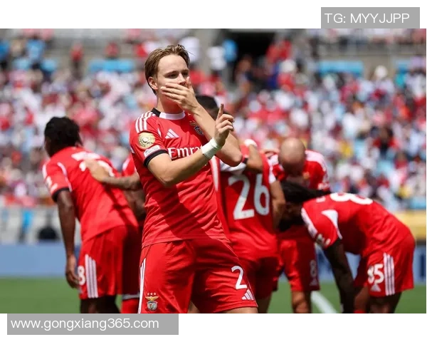 意甲激战拜仁与切尔西握手言和绝杀瞬间引发争议判罚引爆全场气氛