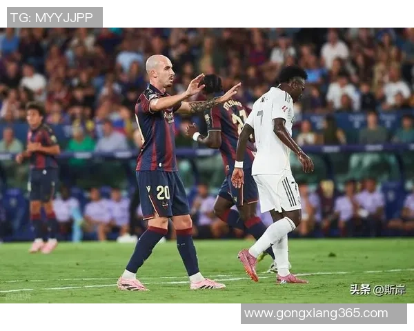 德甲激战波尔图大胜皇马帽子戏法引发全场狂欢战术解析揭秘 德甲激战波尔图大胜皇马帽子戏法引发全场狂欢战术解析揭秘