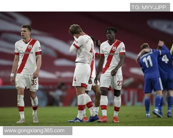 足总杯惊天逆转尤文图斯5-0本菲卡创造历史冷门全场沸腾