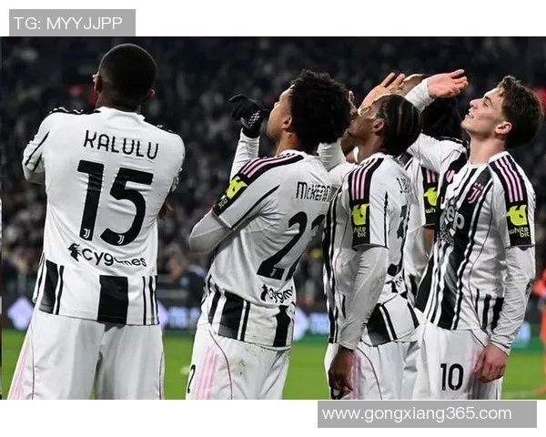 尤文图斯4-0大胜那不勒斯争议判罚引发全场热议与反响 尤文图斯4-0大胜那不勒斯争议判罚引发全场热议与反响