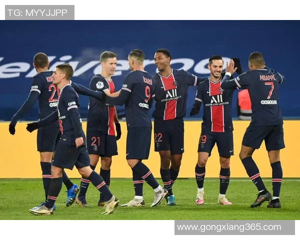 欧冠大战：皇马狂胜巴黎圣日耳曼引发转会风波与全场沸腾